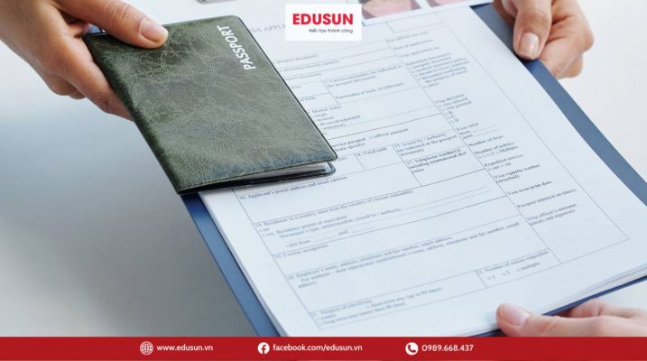 Không cung cấp đầy đủ thông tin hoặc sai lệch thông tin trong hồ sơ