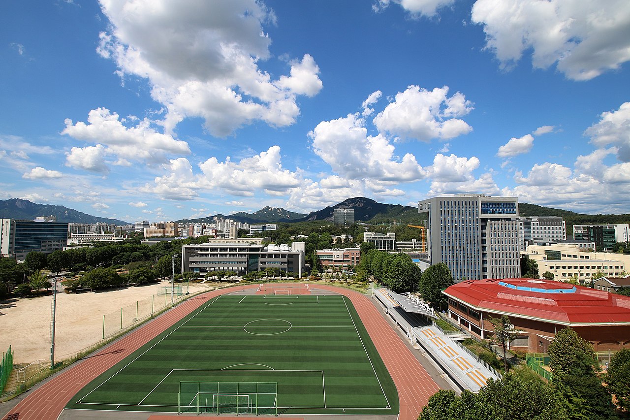Toàn cảnh khuôn viên trường Đại học Khoa học và Công nghệ Quốc gia Seoul