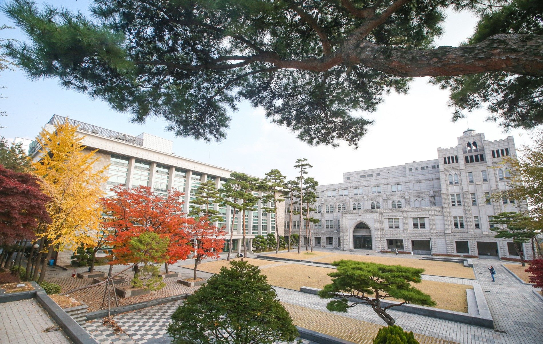 Tòa nhà LG-POSCO Hall dành cho sinh viên du học Hàn Quốc vừa học vừa làm.