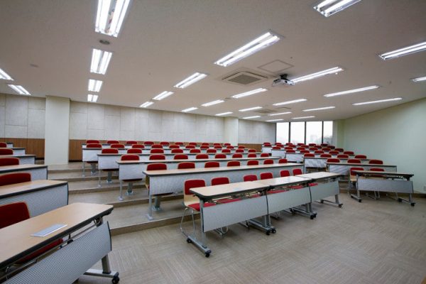 Không gian giảng đường Đại học chính quy tại Hàn Quốc dành cho sinh viên theo học diện Visa D-2