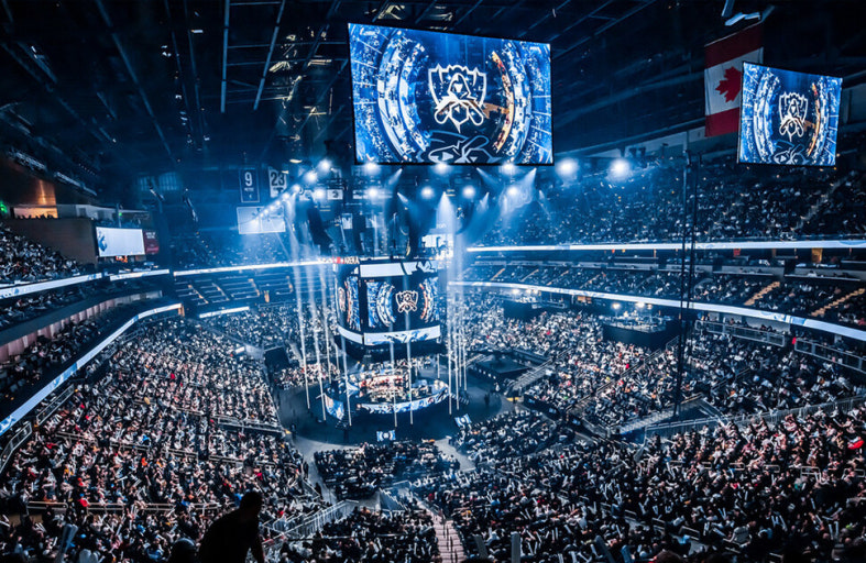 Khung cảnh nhà thi đấu giải vô địch thế giới Esports Liên Minh Huyền Thoại hoành tráng và sôi động