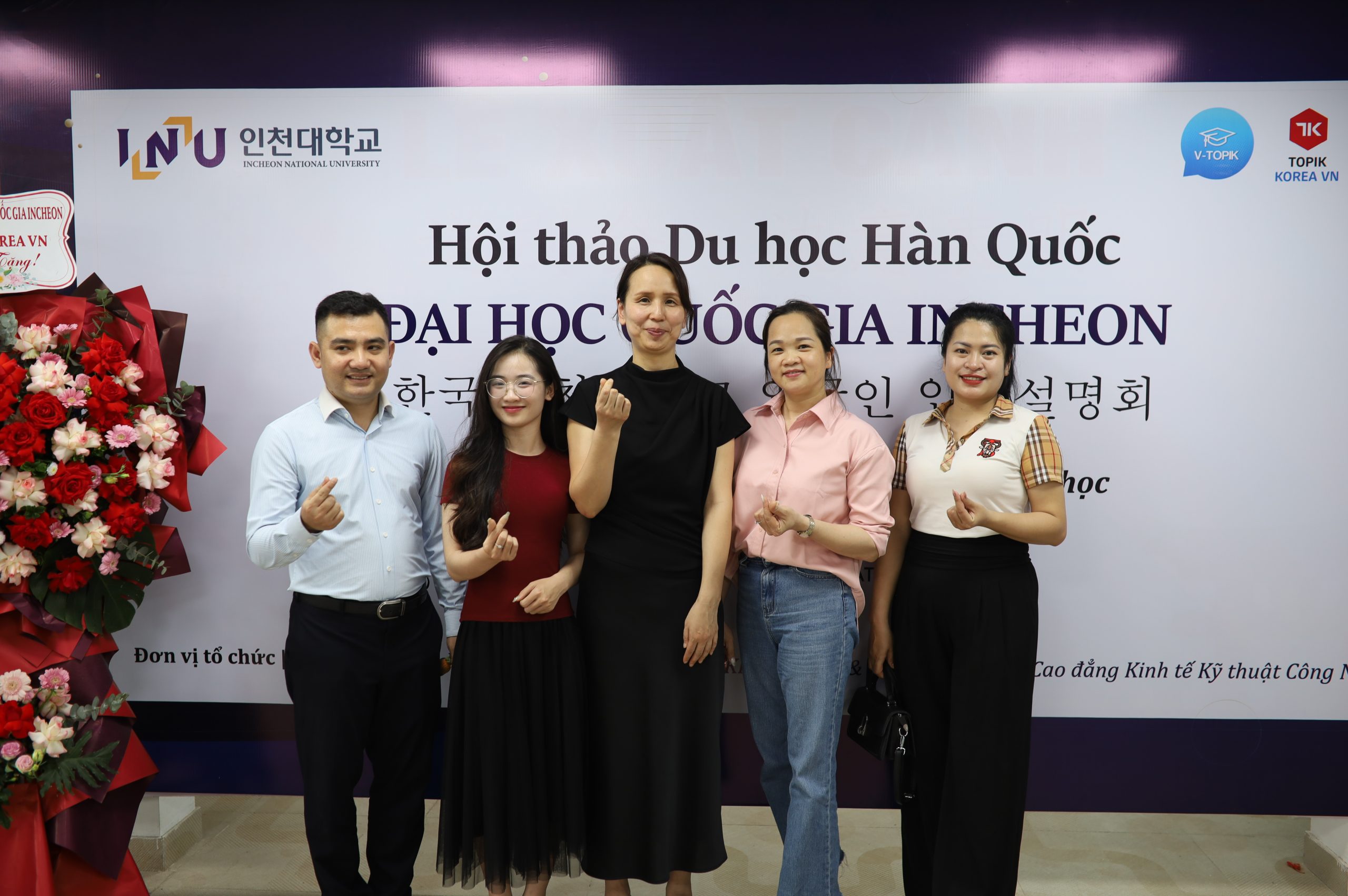 Chuyên gia và đại diện trường ĐH Quốc gia Incheon tại hội thảo du học Hàn Quốc.