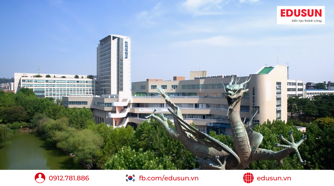 Toàn cảnh khuôn viên trường Đại học Inha Hàn Quốc với biểu tượng rồng