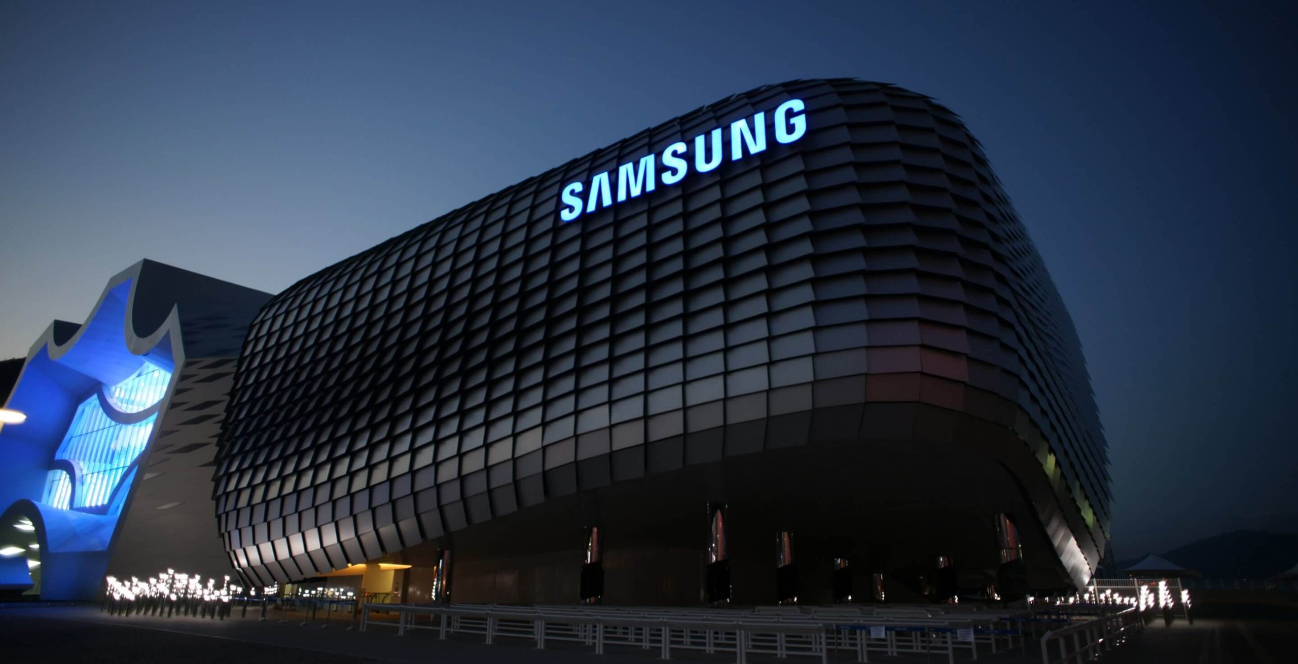 Hình ảnh trụ sở tập đoàn Samsung minh họa cho cơ hội việc làm tại doanh nghiệp đa quốc gia của sinh viên ngành ngôn ngữ hệ Thạc sĩ E-Visa